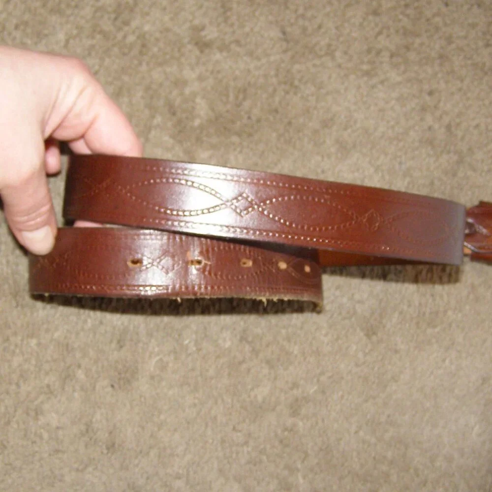 Men's Vintage Leather Brown belt size 40 Brass Buckle